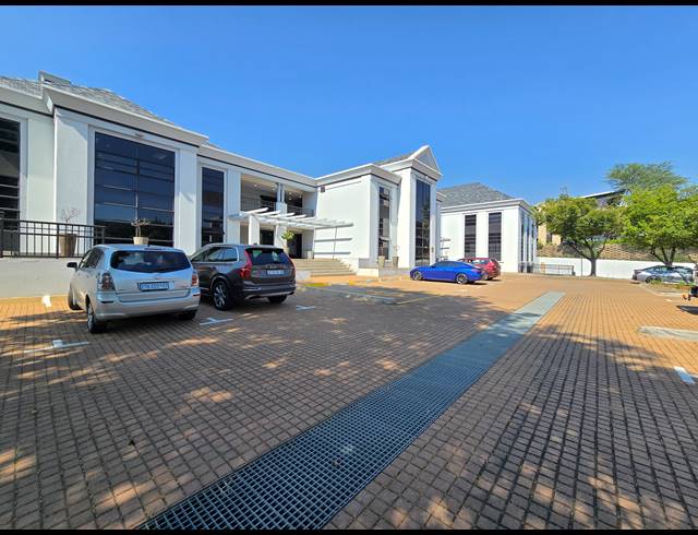 4,076M² OFFICE FOR SALE IN BRYANSTON